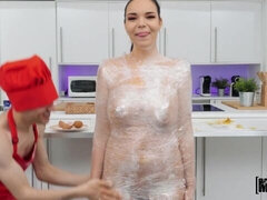 Velké péro, Velké kozy, Kuřba, Brunetka, Na pejska, Kuchyně, Latinské, Milf žcbp