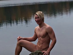 Babe, Blond, Brunette, Homofil, Alene