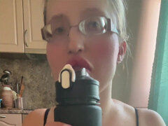 Blondýna, Fetiš, Jídlo, Brýle, Milf žcbp, Sólo, Sport