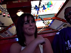 Velké péro, Kuřba, Brunetka, Stříkání spermatu, Ebenové, Hardcore, Mezirasové, Na veřejnosti