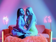 Culo grosso, Tette grandi, Bionda, Hd, Lesbica, Leccata, Figa, Tette