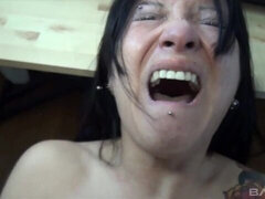 Gros cul, Sucer une bite, En levrette, Seins naturels, Pov, Jarretelles, Adolescente, Nénés