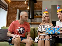 Veľké kozy, Blondína, Cuckold, Legrační, Priateľka, Hardcore, Vyholené, Tetovanie