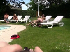 Blonde, Brunette brune, Groupe, De plein air, Tatouage