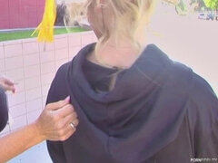 Kuřba, Stříkání spermatu, Na pejska