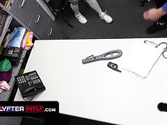 フェラチオ, イく瞬間, イマラチオ, 指いじり, 手コキする, 淫乱熟女, 叫ぶ, 三人