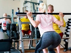 Grosser arsch, Grosser schwanz, Blondine, Hundestellung, Russisch, Dürr, Tätowierung, Jungendliche (18+)