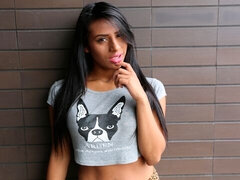 Stor stjärt, Avsugning, Doggystyle, Handjobb, Latina, Naturliga tuttar, Trosor, Tonåring