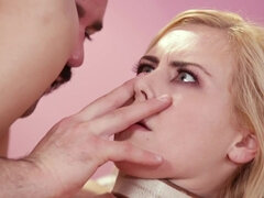 Babe, Blond, Kukk suging, Dype svelg, Hardcore, Naturlige bryster, Pupper