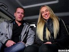 18 años, Culo grande, Tetas grandes, Rubia, Mamada, Coche, Coño, Flaco