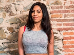 Gros cul, Sucer une bite, En levrette, Branlette thaïlandaise, Embrassement, Fille latino, Tatouage, Nénés