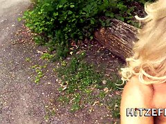 Leie, Milf, Im freien, Pov, Öffentlich, Realität, Rau, Schreiend