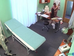 Amateur, Tir de sperme, Médecin, En levrette, Faciale, Léchez, Infirmière, Bureau