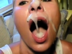 Enthousiasteling, Blond, Pijpbeurt, Sperma shot, Sperma in gezicht, Webcamera