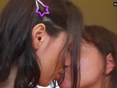 18 ans, Brunette brune, Érotique, Femelle, Hd, Lesbienne, Masturbation, Russe