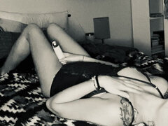 Amatör, Amerikansk, Blondin, Hemmagjord, Underkläder, Solo, Tatuering, Tuttar