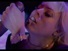 Grosser arsch, Grosse titten, Schwarz, Blondine, Blasen, Spermaladung, Aufs gesicht abspritzen, Hardcore