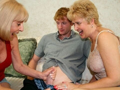 Tette grandi, Bionda, Pompino, Sega, Matura, Tette naturali, Terzetto