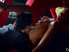 Verga grande, Rubia, Coche, Garganta profunda, Corridas faciales, Hd, Tacones, Al aire libre