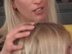 Veľké kozy, Blondína, Kuřba, Spermie v puse, Dildo, Nemecké, Latex, Pička