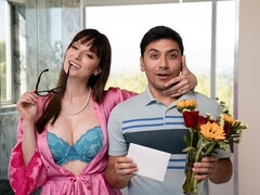 Sovrum, Stora tuttar, Brunett, Milf