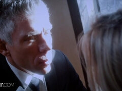 Bdsm, Blondýna, Spodní prádlo, Pička, Jezdectví, Drsné akce, Seřezání, Svázaná