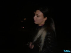 Amatör, Avsugning, Sperma shot, Doggystyle, Naturliga tuttar, Pov, Offentlig, Svälja