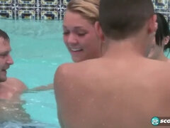 Amateur, Blonde, Sucer une bite, Tir de sperme, Branlette thaïlandaise, Hard, Piscine, Adolescente