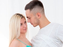 Anal, Röv slick, Blondin, Avsugning, Handjobb, Kysser, Mager, Tonåring