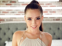 Πίπα, Μελαχροινή, Σε στάση σκύλου στα τέσσερα, Μαλλιαρός, Μαλακία, Φιλί, Έφηβος