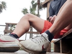 Pláž, Veľké péro, Na verejnosti