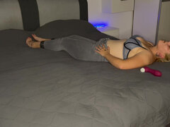 Masturbation Bed I Come Twice Clitoris Spinning Clitoris Rubbing Fingering Satisfyer Multiple Orgasms Wet Horny