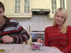 Velké kozy, Blondýna, Na obličej, Výprask