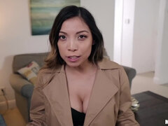 Booty hispanic babe Vivianna Mulino POV sex