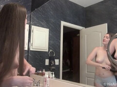 Gabby Smith strips naked to show off natural body