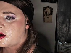 Enthousiasteling, Seksspeelgoed, Sperma in gezicht, Hardcore, Rijpe lesbienne, Shemale, Alleen, Speelgoed