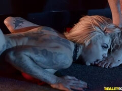 큰 가슴, 금발의, 페티쉬, 피스팅, Hd, 공개적인, 문신