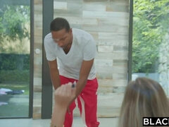 Nero, Pompino, Imbrogliare, Pisello, Da dietro, Interrazziale, Leccata, Rasata