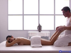 Avsugning, Brunett, Doggystyle, Slick, Massage, Fitta, Tuttar