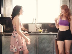 Amateur, Gros seins, Poilue, Maman, Chatte, Rousse roux, Adolescente, Nénés