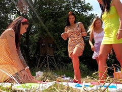 Amatoriale, Culo grosso, Cieca, Giochi, Nudi, All'aperto, Festa, Rossa