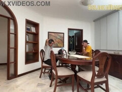 Όμορφη, Μεγάλος πούτσος, Κερατάς, Σε στάση σκύλου στα τέσσερα, Λατίνα, Γλείψιμο, Ώριμη γυναίκα, Μαμά