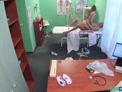 Verga grande, Mamada, Médico, Gorda, Gafas, Sexo duro, Coño, Realidad