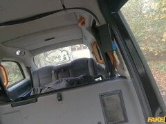 ブロンド, フェラチオ, 車, 小柄, オマンコ, ガリガリ