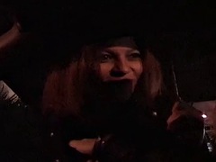 Enthousiasteling, Pijpbeurt, Dubbele penetratie, Hardcore, Italiaans, Slet, Trio, Tieten likken