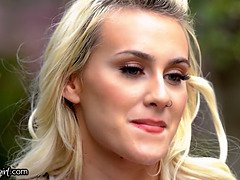 Velké kozy, Blondýna, Prstění, Lesbické, Pička, Realita, Nevlastní máma, Teenka