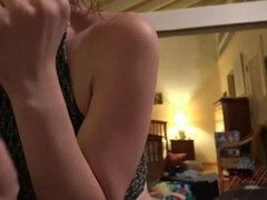 Amatör, Bikini, Brunett, Hårig, Piercing, Uppsvällda bröstvårtor, Fitta, Röker