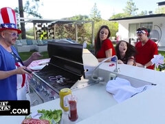 Peitos grandes, Peituda, Jato de porra, Transar de quatro, Punheta, Ao ar livre cartaz de rua outdoor, Adolescente, Sexo grupal a três
