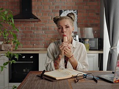 Блондинки, Минет, Дилдо, Ласковые ручки, Пирсинг, Соло, Тату, Учитель