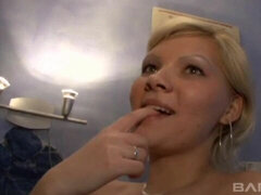 Amateur, Gros cul, Doigter, Masturbation, Cheveux courts, Solo, Adolescente, Nénés